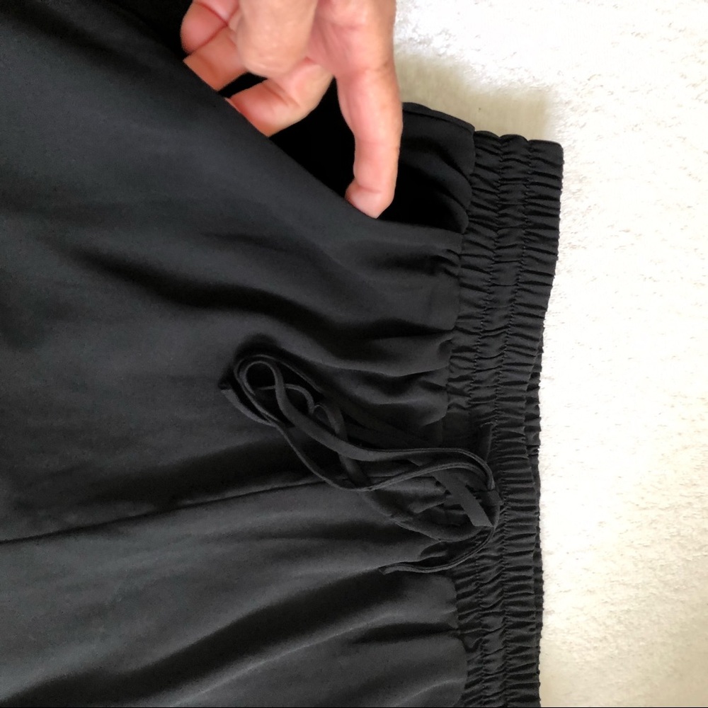 Lumiere Elastic Waist Pockets In Front Size Medium - image 4